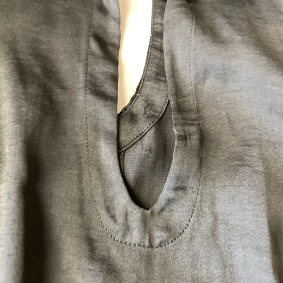 GUESS Women's Sleeveless Felicity Ball Point Women Top - Picture 10 of 14